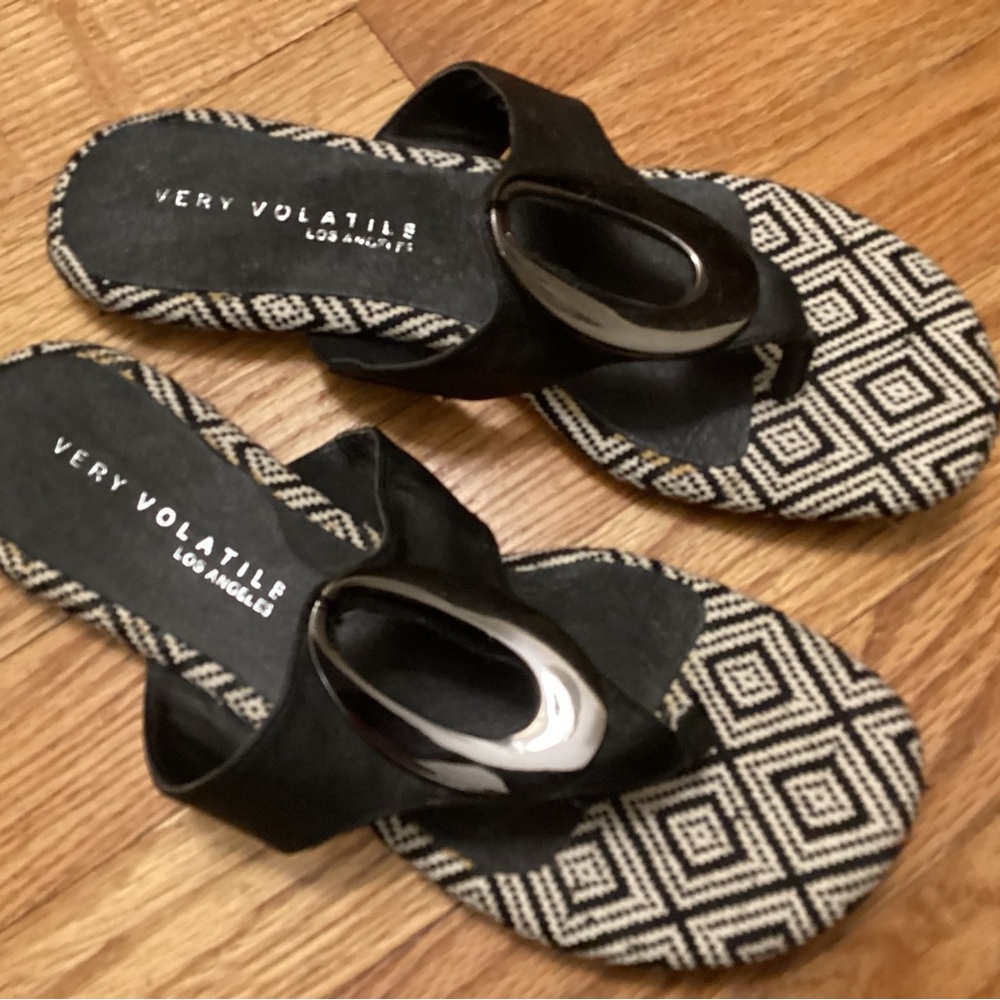 Very Volatile Black and White Geometric Sandals NWOT
